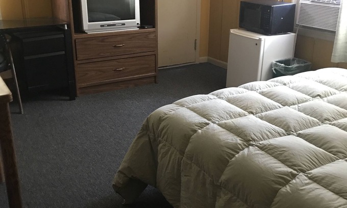 Lindsborg Hotel | Coronado West Motel