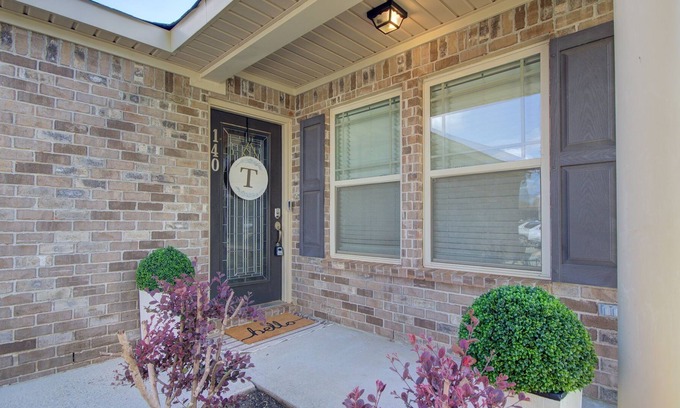 Madison House | Corporate Airport CrashPad