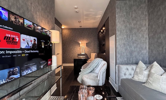 North Toronto Condo | Corporate‑Class 1 BR Yorkville Executive Residence