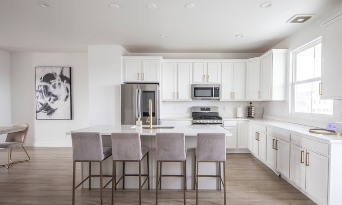 Daybreak House | CORPORATE HOUSING
