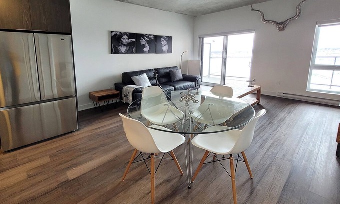 Fabreville Apartment | Corporate Stays | Le James | Brand-New 1BR!