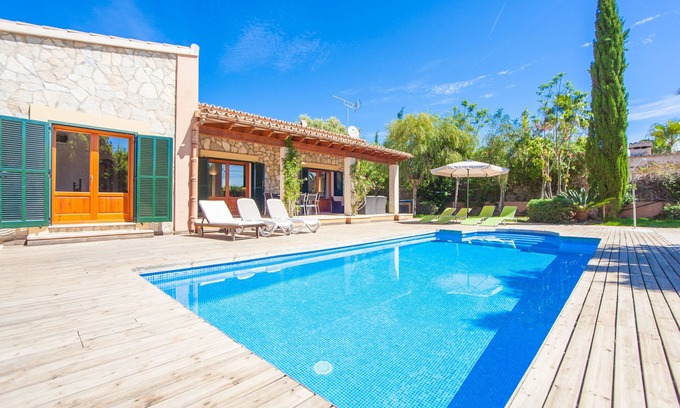 Sa Pobla Villa | CORREFOC - Beautiful villa with private pool in quiet residential area. Free WiFi