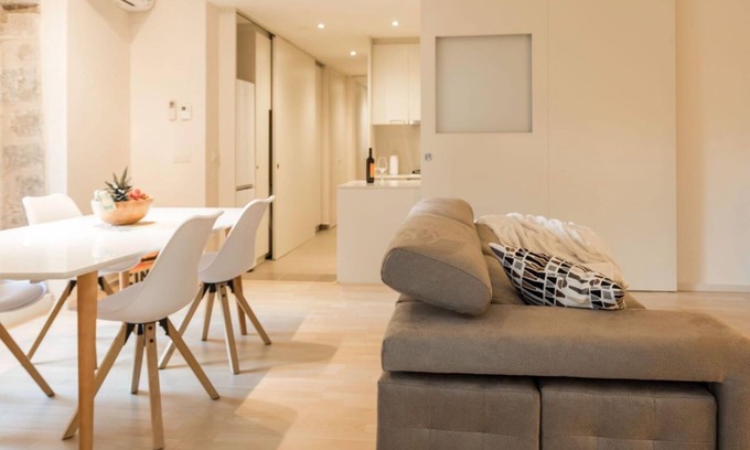 Old Town Apartment | Cort Reial 3B - Holiday Apartment Rental in Girona | Bravissimo