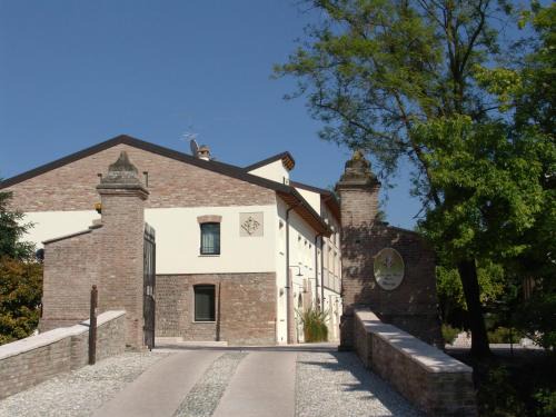 Nogarole Rocca Hotel | Corte Della Rocca Bassa