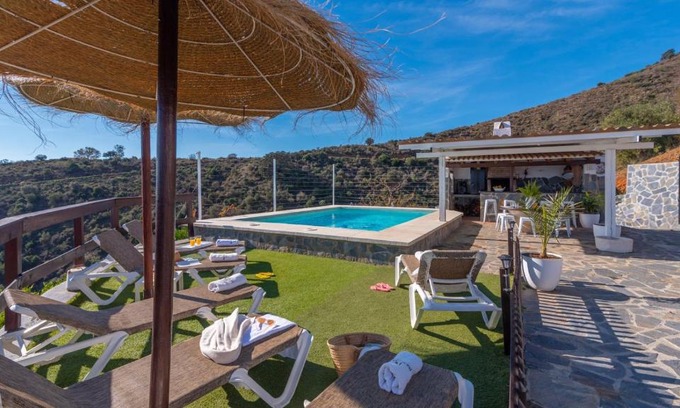 El Borge Villa | Cortijo La Envarra El Borge by Ruralidays