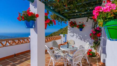 Torrox House | Cortijo Raíces Jurado Torrox by Ruralidays