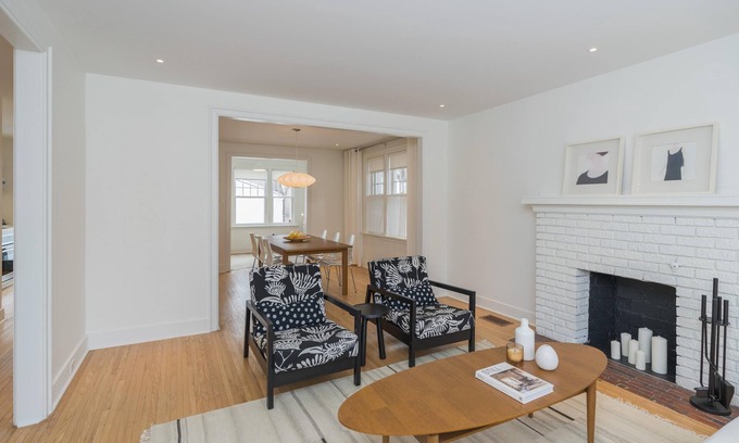 Winnipeg House | Corydon Village+Rich 3 Bdr+Parking (890)