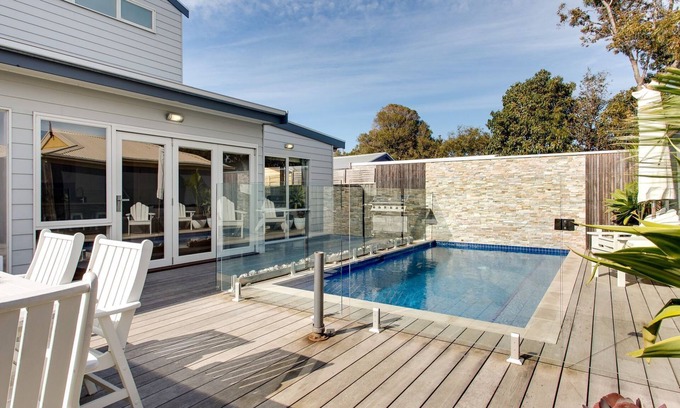 Mornington House | Cosmopolitan In Mornington