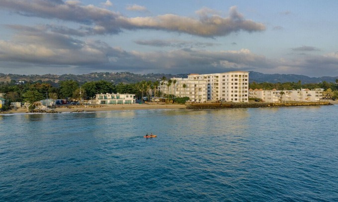 Stella Apartment | Costa Corcega 1F- Puerta del Sol Beachfront Escape