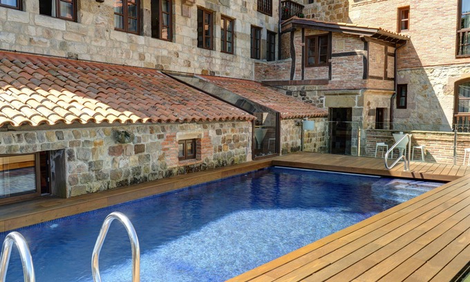 Suances Hotel | Costa Esmeralda Suites