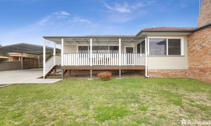 Armidale House | Costa Park Cottage Dio