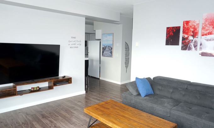 Black Mountain Apartment | Cosy 1-bdrm with Mountain and Vineyards view, close to golf course and Big White