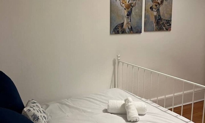 London City Centre Apartment | Cosy 2-bed flat in the heart of SoHo!