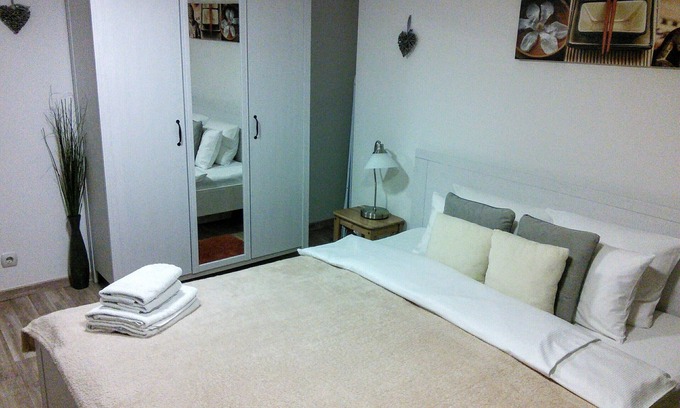 Terezvaros Apartment | Cosy 2 BR jewelry box near Nyugati Railway Station