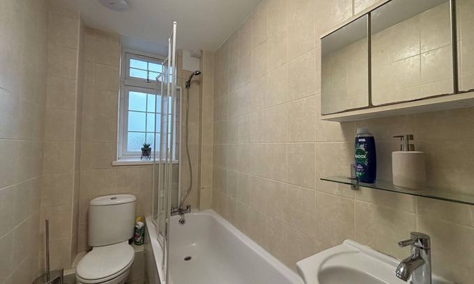 City of Westminster Apartment | Cosy 2BD Flat Near Hyde Park and Top Attractions