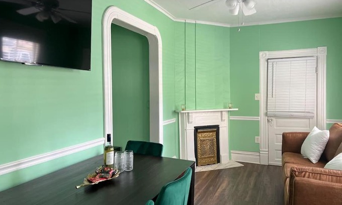 Hyde Park Apartment | Cosy 3-Bedroom Downtown Walk to Convention Center