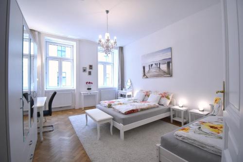 Schottenfeld Apartment | Cosy 3 Room Viennese Flat - 10min to City Center