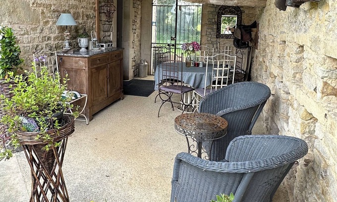 Gueron Cottage | Cosy 4-8 people cottage in the country but walking distance from Bayeux