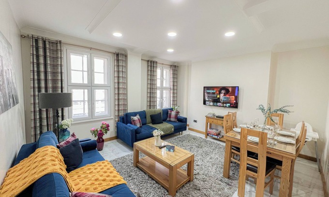 St. Johns Wood Apartment | Cosy 4-Bed, 2-Bath flat with AC near Hyde Park , Paddington , Marylebone