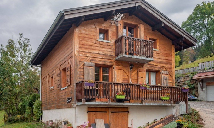Saint-Gervais-les-Bains Apartment | Cosy apartment for 4 people with WIFI, TV, balcony and parking
