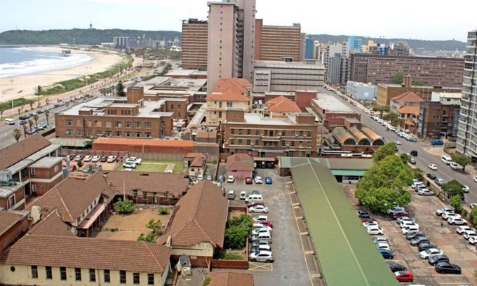 South Beach Apartment | Cosy accommodation ,2 minute from the South Beach Durban .Suitable for families.