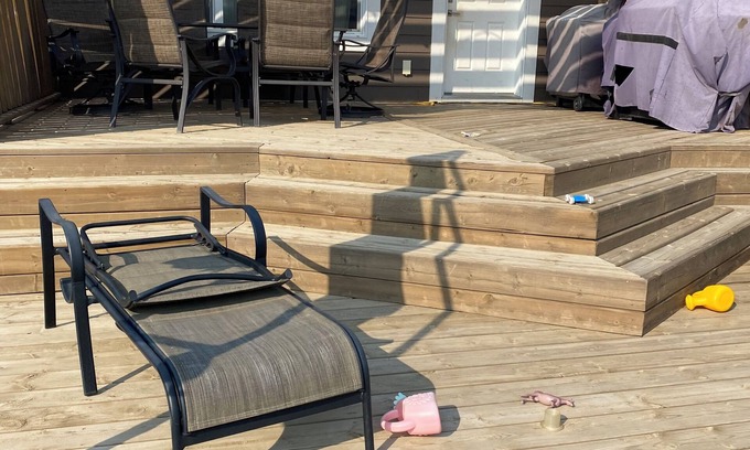 Saskatoon House | Cosy and modern 3 Bedroom house with garage and hottub.
