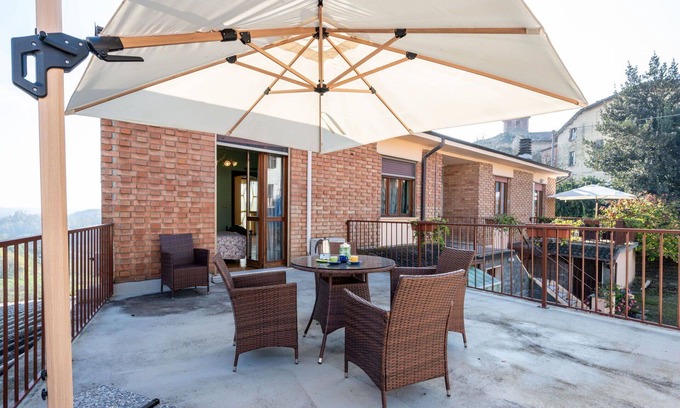Castagnole Monferrato Apartment | Cosy apartment for 4 people with WIFI, A/C, TV, terrace and parking
