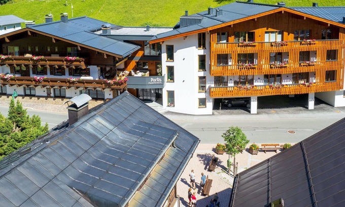 Dienten am Hochkoenig Apartment | Cosy apartment for 5 people with WIFI, TV, balcony, panoramic view and parking