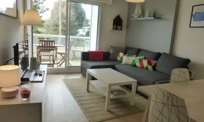 La Baule-Escoublac Apartment | Cosy apartment, park view, 3 mins from Benoit beach