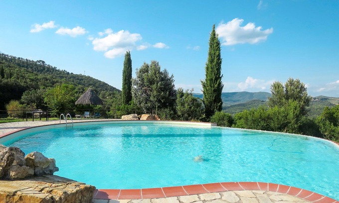 Santo Villa | Cosy apartment in villa with A/C, pool, patio, pets allowed, panoramic view and parking