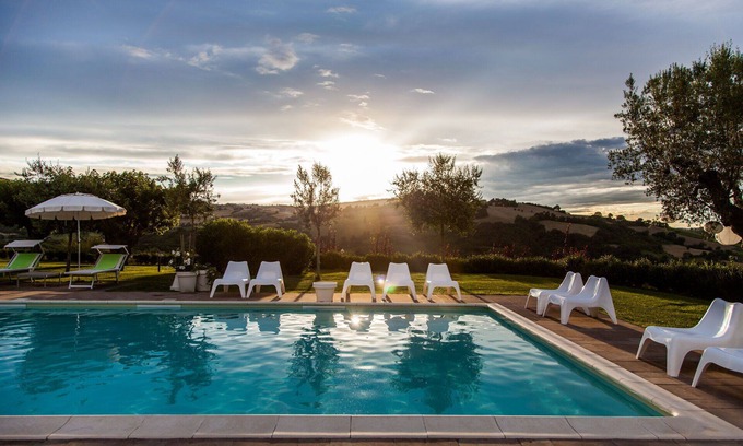 Fossombrone Other | Cosy apartment for 4 guests with WIFI, A/C, pool, TV, pets allowed and parking