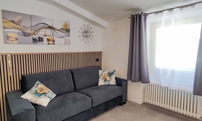 Commezzadura Apartment | Cosy apartment for 5 people with WIFI, TV, patio, panoramic view and parking