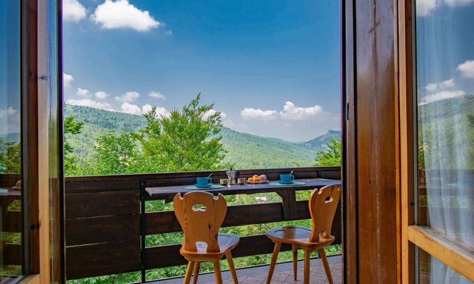 Abetone Apartment | Cosy apartment for 4 guests with WIFI, TV, terrace, pets allowed and parking