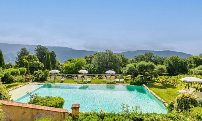 Pescia Apartment | Cosy apartment for 5 guests with pool, WIFI, TV and patio