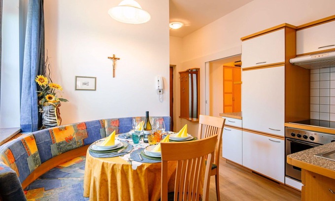 Andriano Apartment | Cosy apartment for 5 people with WIFI, pool, TV, patio and parking