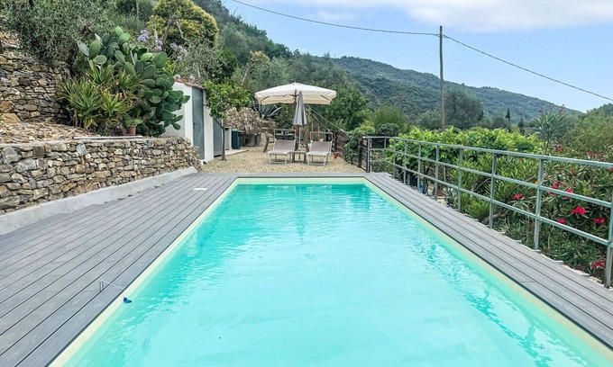 Prela Apartment | Cosy apartment for 5 people with WIFI, pool, TV, patio, pets allowed and parking