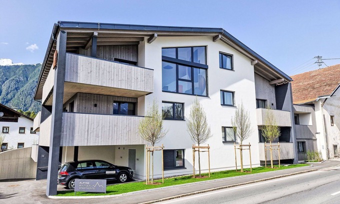 Fronhausen Apartment | Cosy apartment for 6 guests with WIFI, TV, patio and parking