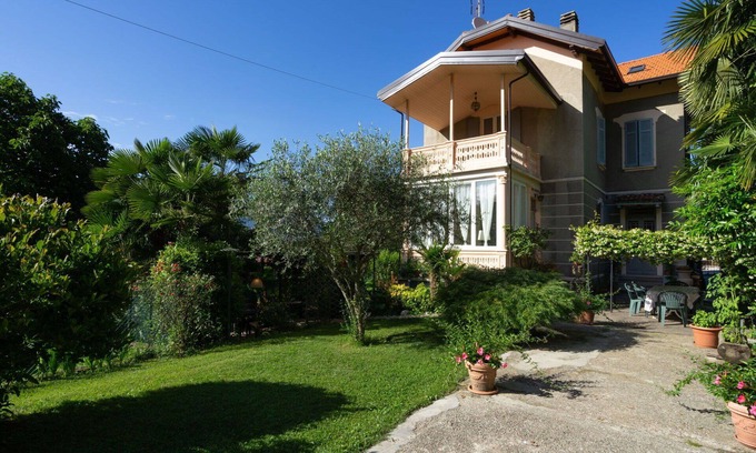 Castello Apartment | Cosy apartment for 6 guests with WIFI, TV, patio and pets allowed