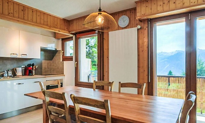 Anzere Apartment | Cosy apartment for 7 people with WIFI, TV, balcony and parking