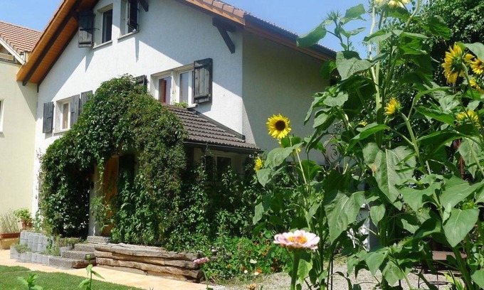 Steffisburg Apartment | Cosy apartment for 8 guests with WIFI and TV