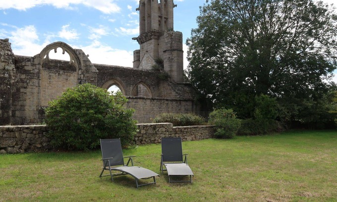 Pont-l'Abbe Apartment | Cosy apartment for 4 people with WIFI, TV, terrace and parking