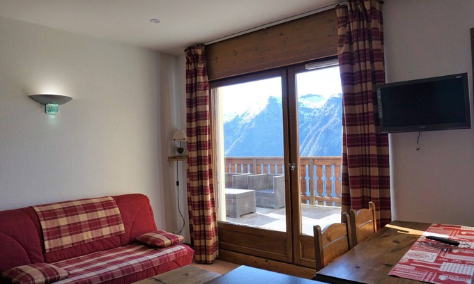 Orcieres-Merlette Apartment | Cosy apartment, 4 people, 5 min from slopes, covered parking