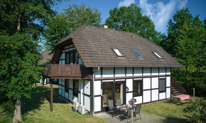 Feriendorf Frankenau House | Cosy apartment in villa for 4 guests with WIFI, TV, terrace and pets allowed