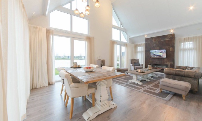 Wemeldinge House | Cosy apartment in villa for 6 guests with WIFI, TV, terrace and parking
