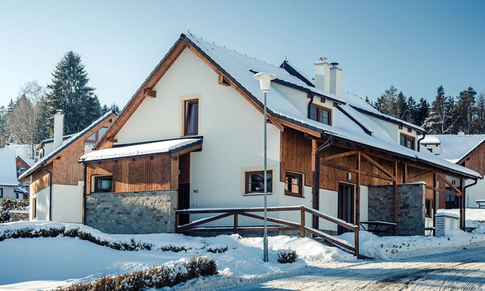 Lipno nad Vltavou House | Cosy apartment in villa for 5 guests with WIFI, TV, terrace and pets allowed