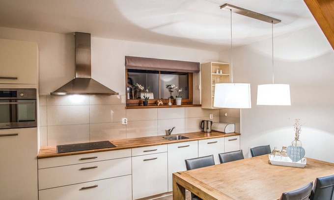 Lipno nad Vltavou House | Cosy apartment in villa for 5 guests with WIFI, TV, terrace, pets allowed and parking