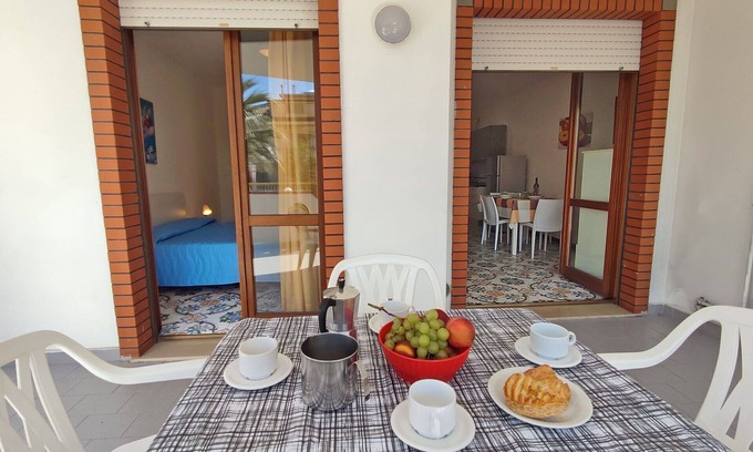 Martinsicuro Apartment | Cosy apartment for 6 guests with WIFI, TV, balcony, pets allowed and parking