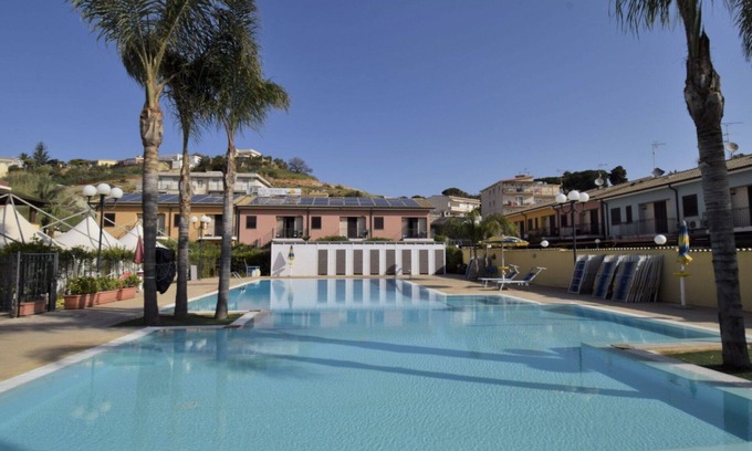 Porto Empedocle Apartment | Cosy apartment for 4 guests with WIFI, pool, A/C, TV and balcony