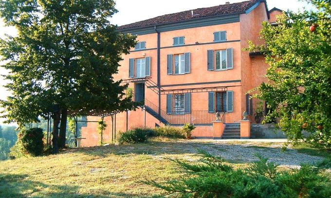 Rocca D'Arazzo Apartment | Cosy apartment for 4 people with WIFI, terrace and parking
