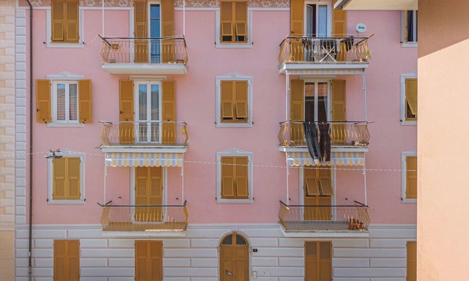 Riva Trigoso Apartment | Cosy apartment for 4 guests with WIFI, TV, balcony and parking